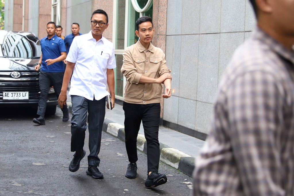  Foto: Gibran Penuhi Panggilan Bawaslu Jakarta Pusat