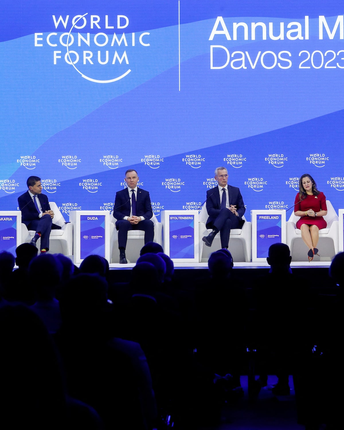  BOCORAN DAVOS 2025: BUKAN KRIPTO! 3 Jurus RAHASIA AI dan Green Tech Ini Diprediksi Meledakkan GMV Anda hingga 500%